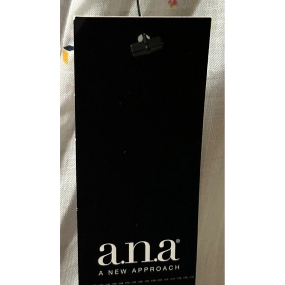 a.n.a A New Approach Ruffled White Paisley Blouse 100% Rayon Women's Size Medium - Picture 13 of 15